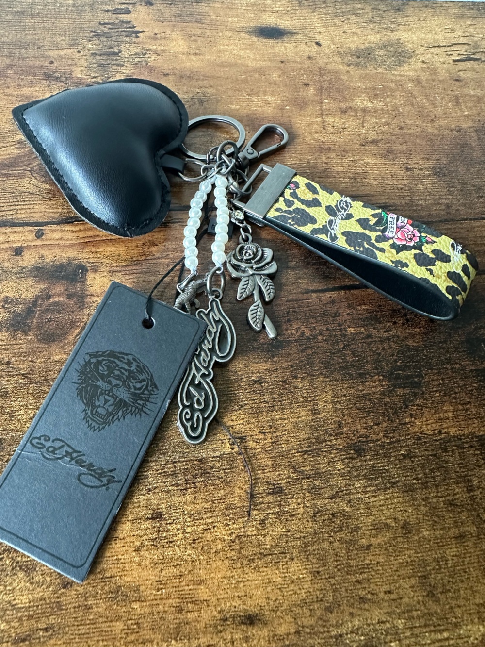 Ed Hardy Black Heart Bag Charm Keychain Faux Leather Heart & Metal Charms NWT - Picture 3 of 4